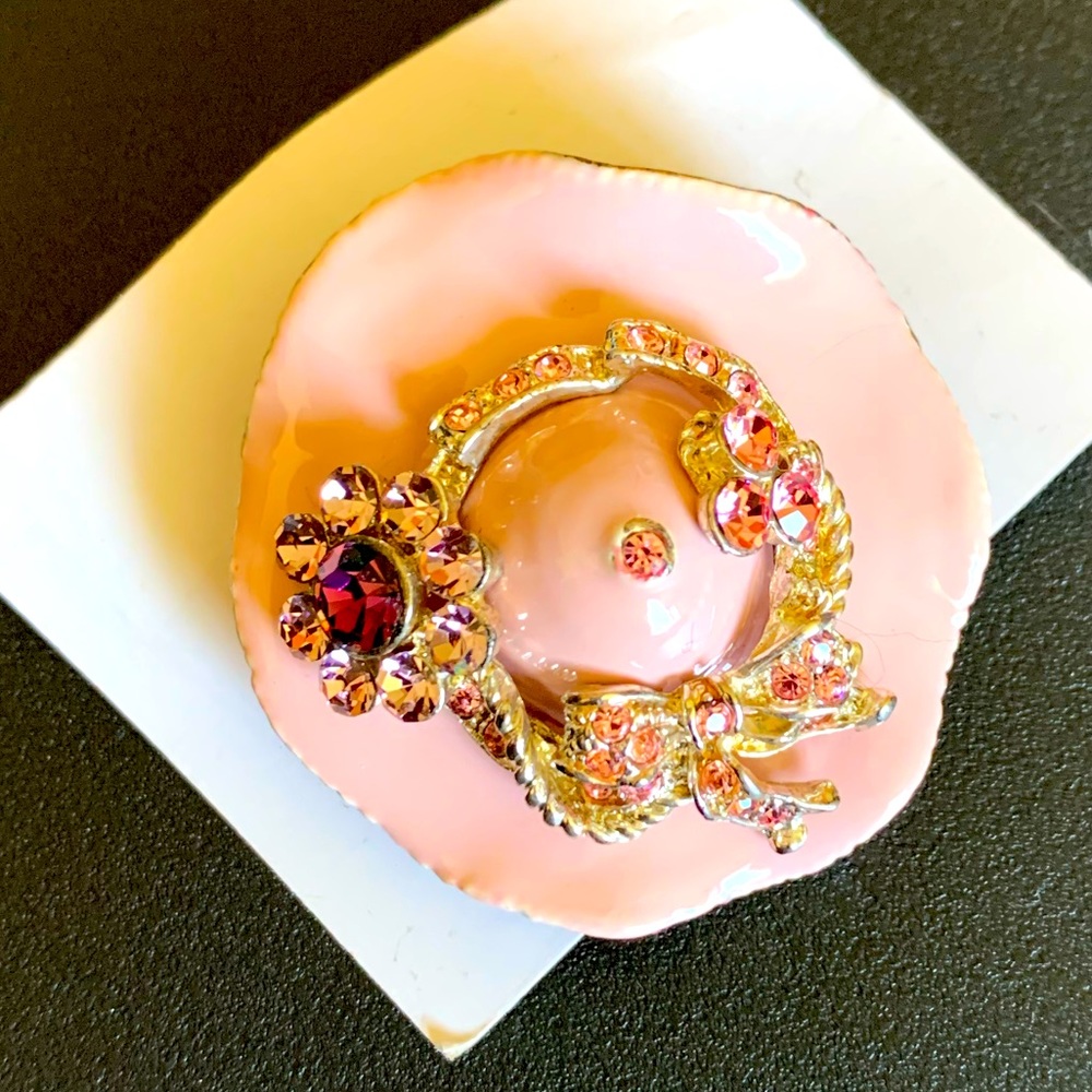 Art Deco Vintage Fancy Hat Brooch